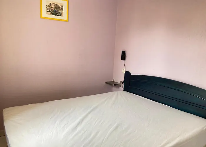 Superbe Pavillon Proche De La *